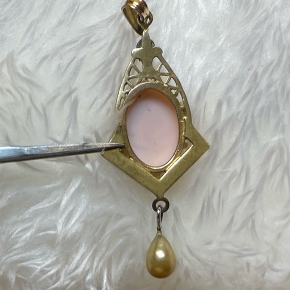 Antique Lavaliere Cameo Pendant Necklace Either shell/coral hand carved w/Pearl - Picture 6 of 17